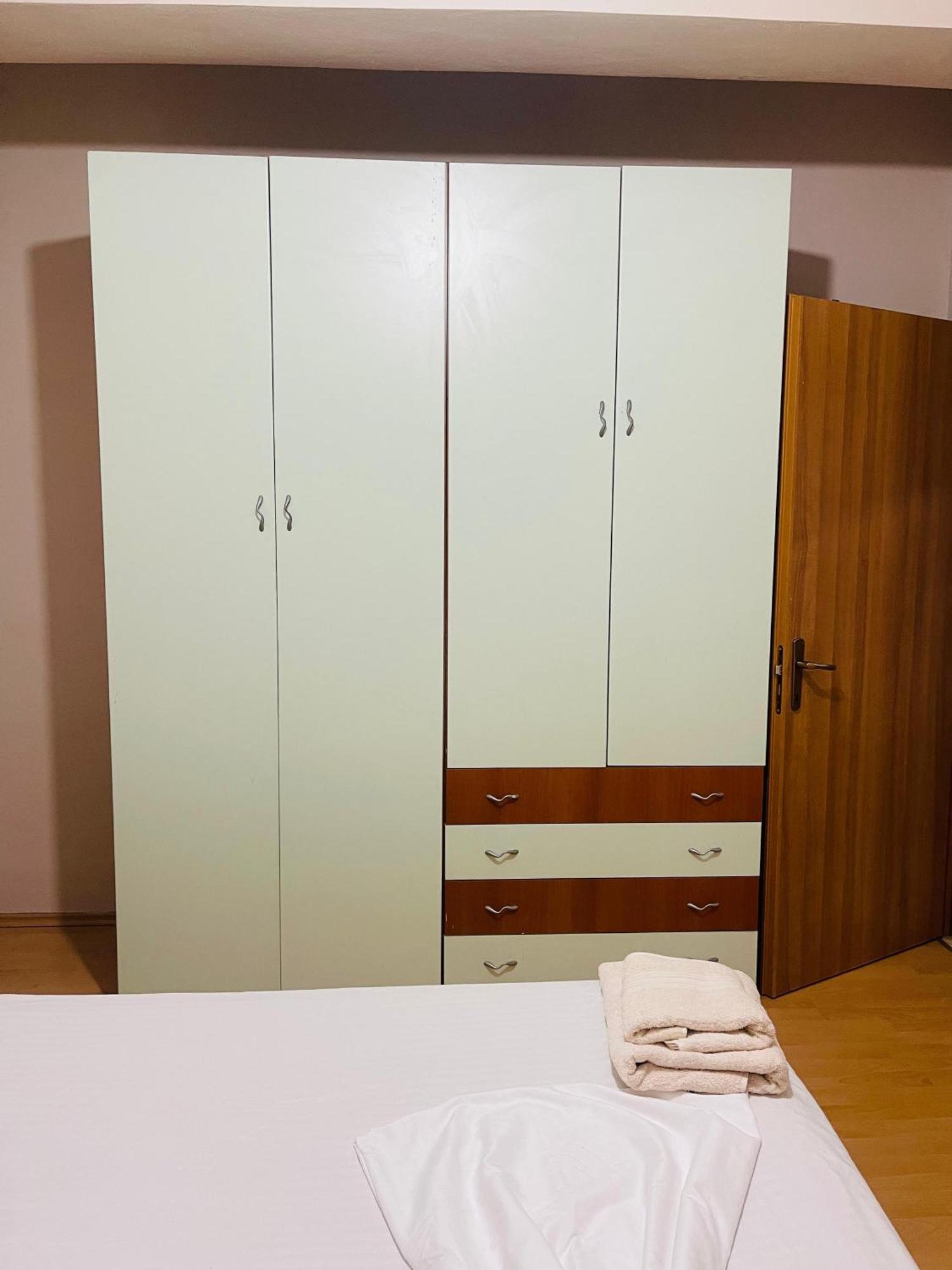 Lake Apartamet, Great Location! Appartement Tirana